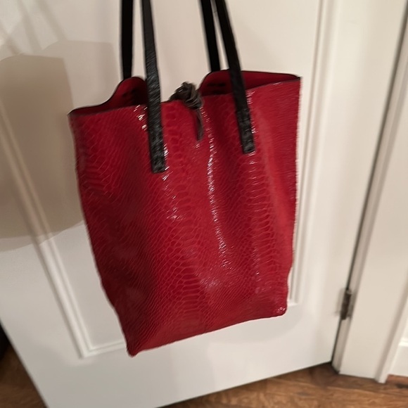 Authentic Marni Red Snakeskin Leather Tote with Zippered Pouch - Picture 12 of 15